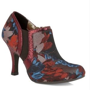 Brand new Paisley heeled shoes